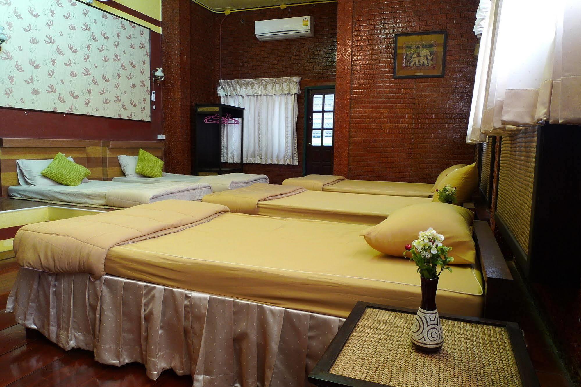 Baan Kaewta Hotel Chiang Mai Buitenkant foto